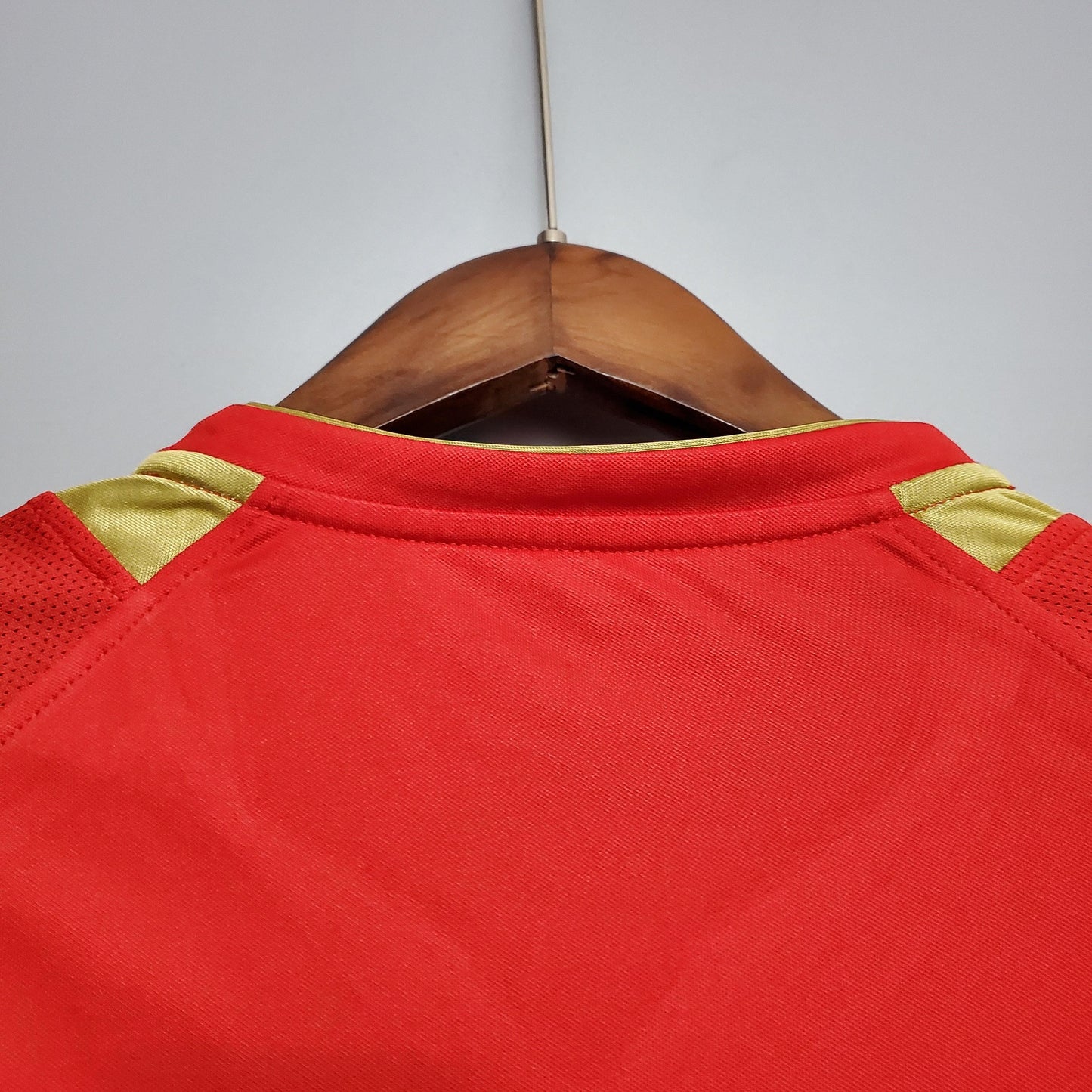 Camisa Retrô Liverpool 2005/06 Home - ResPeita Sports