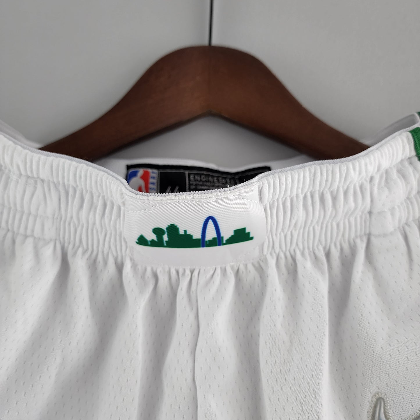 Shorts Dallas Mavericks Urban Edition White Green NBA